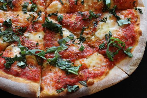 picture of margherita pizza